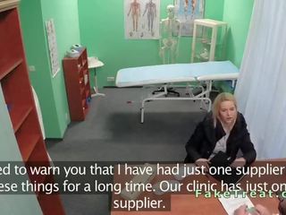 Medico dulkina blondinė sales moteris į an ofisas
