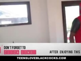 I mrekullueshëm tërheqës i ri zoçkë kylie kalvetti merr të saj rapper