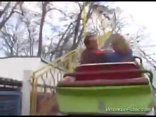 Umazano slattern v javno dobi težko muca jebemti in vrhunec