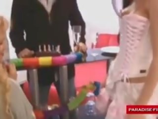 Verjaardag groepseks partij gaand wild en geil