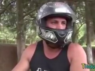 성전환자 거리 소녀 고른 올라 에 bike