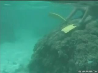 Fascinating Couple Fucking Underwater In This fabulous sex Scene !