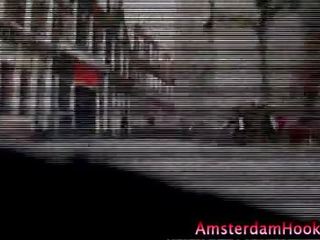 Euro berkaus-kaki jalan gadis menyebalkan mati tua turis