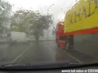 Noor karvane rase prostituut fucks jaoks raha