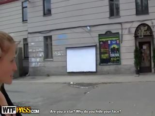 Next door blondinka in göte sikişmek jemagat öňünde shag
