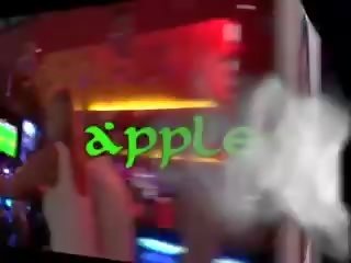 Gözel taýlandly bar gyzy sucks and fucks a turned on turist therapist