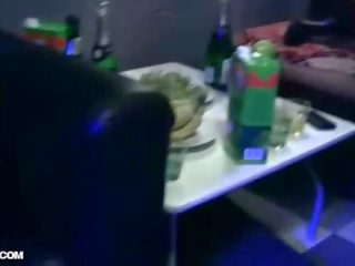 Lákavý lesbička studentů souložit v jacuzzi