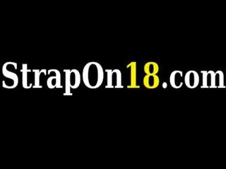 Luxury strapon lezzies sa maskara naglalaro