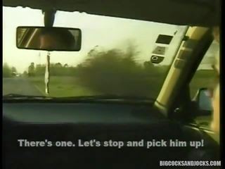 Hitch hiker sparks roadside grupa sekss