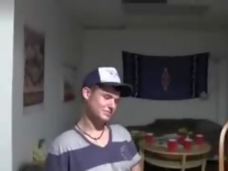 Noor tibud keppimine edasi pokker öö