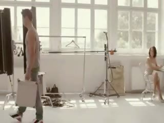 Titty art xxx video në the prapaskenë