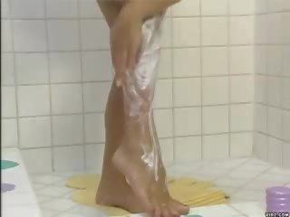 Blondie gutaran künti monika shaves off her pink puss