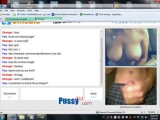 I madh cica dhe i vështirë penis jumped jashtë i rroba