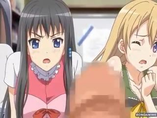 Një elegant hentai vajzë me syze merr shpim