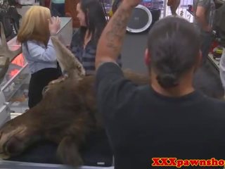 Uly emjekli babes fuck in threeway with pawnbroker