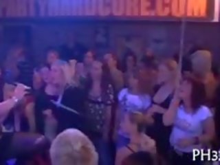 Tonnellate di biondo signore succhiare cazzi