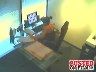 Ngobahke driji at bosses mejo