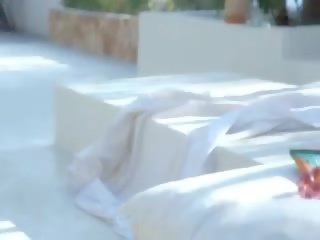 Daintily wow amjagaz toying on a sunbed