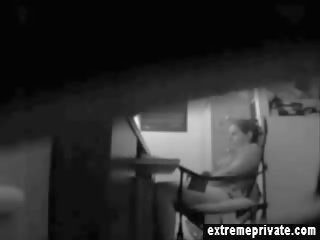 Betje eje jenny barmak bilen dürtmek under the stol