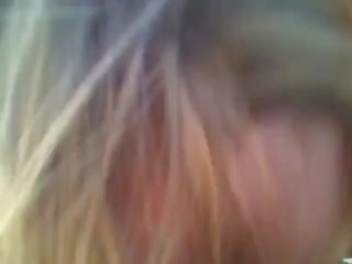 Blondinka betje eje blowing her mans putz in the backyard