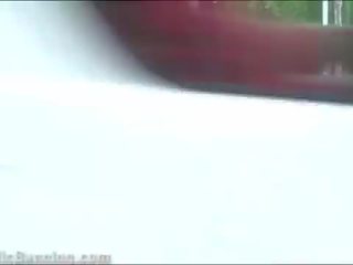 Tettona adolescent pubblico gangbang trio x nominale film da un occupato autostrada <span class=duration>- 17 min</span>