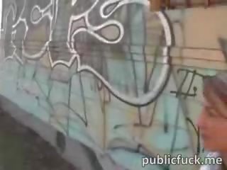 Pigtailed euro gagica devine ei rece numerar și fucks ei newly met băiat în public
