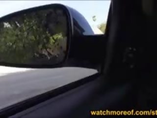 Hitchhiker pusaudze londona smith bauda viņai pirmais publisks netīras filma