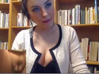 迷人 褐发女郎 手淫 在 library-more 在 freshslutcams.com