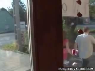 Simony diamond fucked in jemagat öňünde