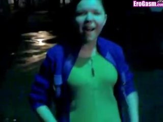 Tinedyer magkasintahan showed bra upang kaibigan