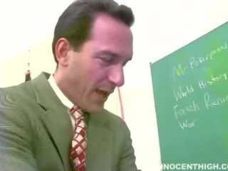 Damsel spanked dhe e abuzuar