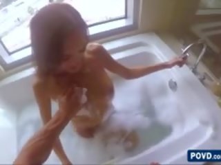 Captivating in blondinke chloe je ob a dobra čas v na jacuzzi