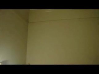 Curbați amator în roșu rochie devine inpulit