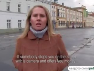 Ramming neobrite ozko muca v javno