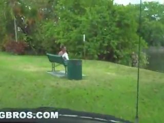 Bangbros - soçniý jazzy pulled a muscle and ends up on bang awtobus (bb15997)