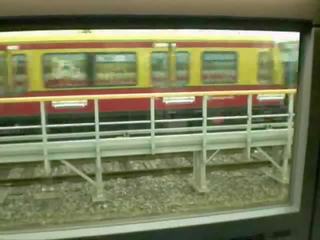 Inang kaakit-akit sa train...f70