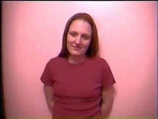 Tabitha pijače urin in dobi assfucked