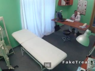 Profesor cums në patients bythë nga prapa