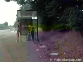 Jemagat öňünde sikiş clip ektrim awtobus stop 3 adam