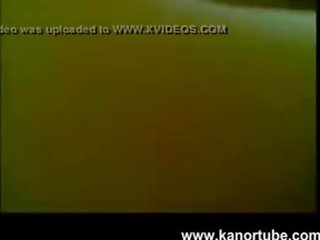 Tinira si klassikaaslane sa likod ng canteen.3gp