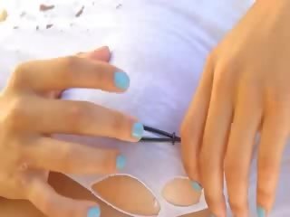 Velký titty žena torturing ji vsuvky