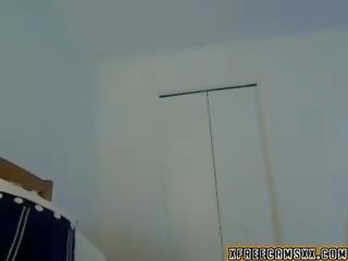Kamera kompjuterike i ri zonjë rides i madh dildo dhe anale