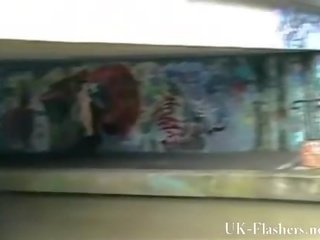 Hor got siýmek in jemagat öňünde for tattooed english