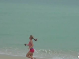 幻想 女人 是 準備 為 口袋 火箭 在 她的 修剪 taco shortly 後 抹 出