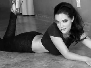 Elizabeth Marxs Presents Her splendid Real Knockers At Playboy Photo Shoot