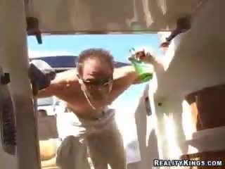 Sarmikas milf lipakas põrutasin juures a laev