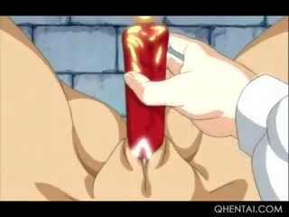 无尽 脏 夹 囚犯 在 链 自慰 屄 在 该 细胞