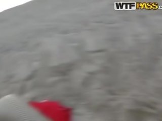 Ýabany çilim jekmek agzyňa almak on jemagat öňünde pläž