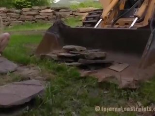 Caged nahoru krása je vynucený na dej kámo manhood sání