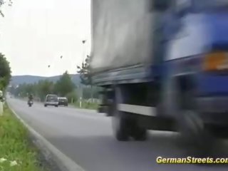 采摘的 向上 德语 在 双 teaming
